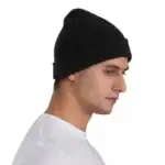 Bonnet en laine noir unisexe, chaud et confortable, idéal pour l'hiver, avec un design simple et élégant, parfait pour compléter un look décontracté ou urbain.