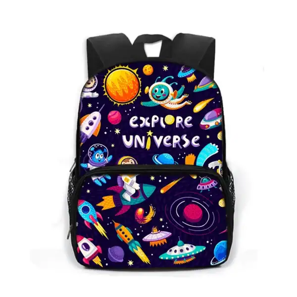 Sac à dos enfant avec thème spatial et univers, parfait pour l'école ou les activités scientifiques. Design coloré avec planètes, fusées, astronautes et exploration spatiale.