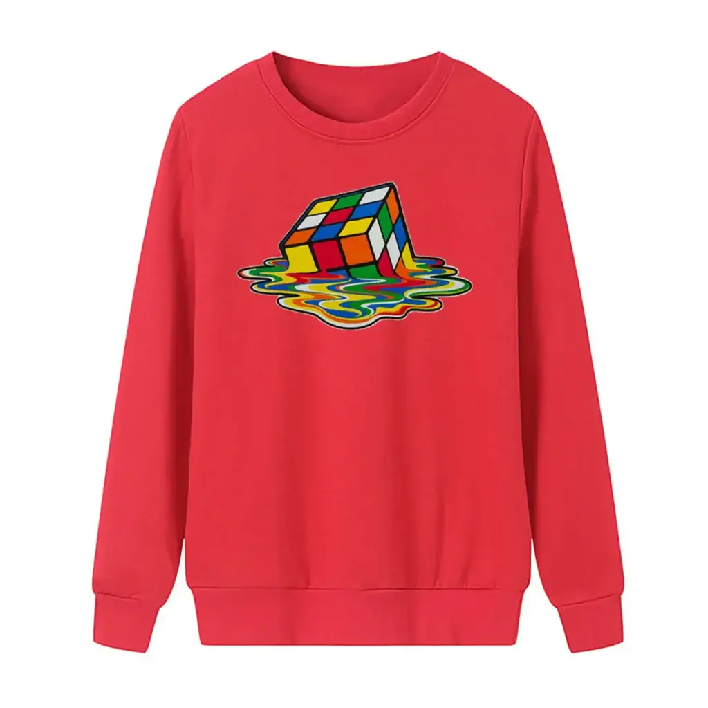 Sweat rouge avec un puzzle Rubik's en train de tomber dans l'eau, illustrant un motif coloré et ludique. Parfait pour les amateurs de science et de décoration originale.