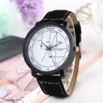 Montre avec cadran inspiré des concepts mathématiques et trigonométriques, idéale pour les amateurs de sciences et de décoration geek.