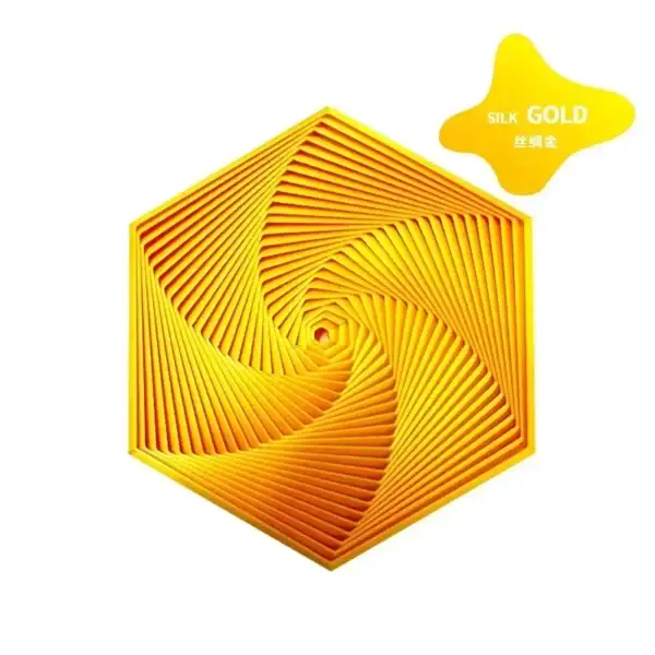 Pendentif hexagonal en fil d'or avec motif en spirale, brillant et élégant, parfait pour la décoration ou comme bijou scientifique.