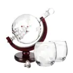 Boussole en verre avec un petit navire à l'intérieur, décoration scientifique élégante et originale pour la maison ou le bureau.
