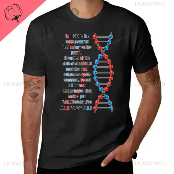 T-shirt noir avec motif ADN illustrant la technologie et la science, idéal pour les passionnés de biologie et de génétique.