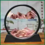 Baladez-vous dans un paysage montagneux en 3D avec cette décoration innovante en verre. Un objet de décoration unique qui évoque la nature et l'aventure.