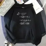 Sweat à capuche noir avec équation physique blanche imprimée, style décontracté, idéal pour les amateurs de science et de physique.