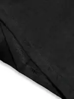 Tissu noir de haute qualité, idéal pour la confection de vêtements ou accessoires, avec une finition soignée et une texture douce. Parfait pour des projets de couture ou de décoration intérieure.