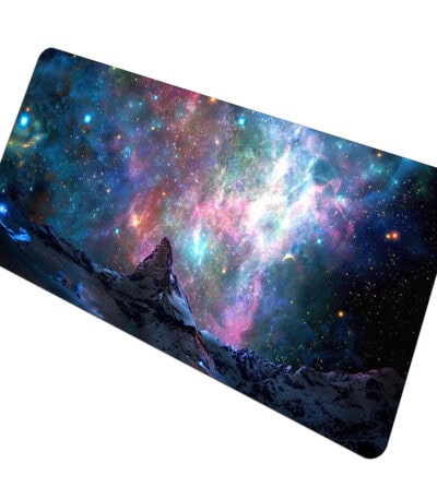Tapis de bureau avec motif de ciel étoilé et galaxie, idéal pour décoration scientifique et espace.