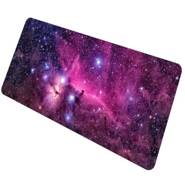 Panneau décoratif représentant une image de l'espace avec des étoiles et des nébuleuses dans des tons violets et roses.