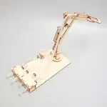 Manipulateur robotique en bois pour expériences scientifiques.