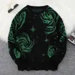 Étole en laine noire avec motifs de galaxies vertes, inspirée de l'univers, idéale pour la décoration ou comme accessoire de mode original.