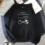 Sac à dos noir avec impression de la loi de la gravitation de Newton, illustrant la formule F = G (m1 m2) / r^2, symbole de la science et de la physique.
