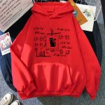 Sweat à capuche rouge avec illustrations de formules mathématiques et silhouette de chat noir au centre, parfait pour les amateurs de science et de style décontracté.